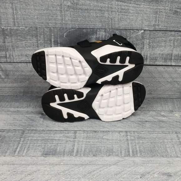 New Nike Huarache City - Picture 6 of 7